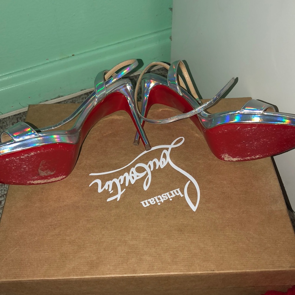 Christian Louboutin - Picture 2 of 5